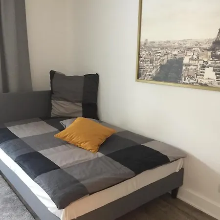 1 20 Km Dus Airport Messe شقة *