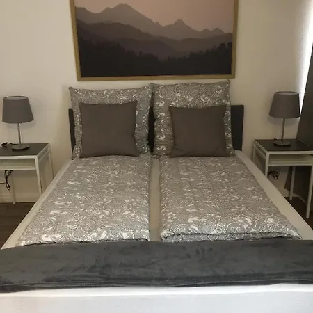 1 20 Km Dus Airport Messe Apartment Krefeld