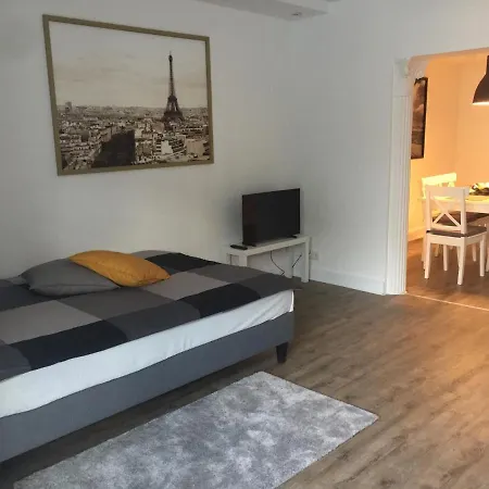 1 20 Km Dus Airport Messe شقة