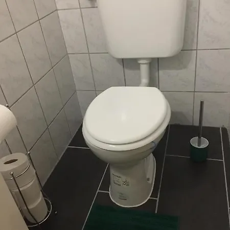 1 20 Km Dus Airport Messe Apartment Krefeld