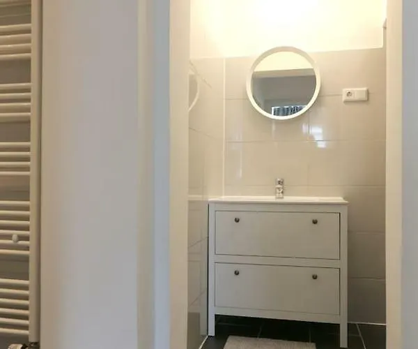 1 20 Km Dus Airport Messe Lejlighed *